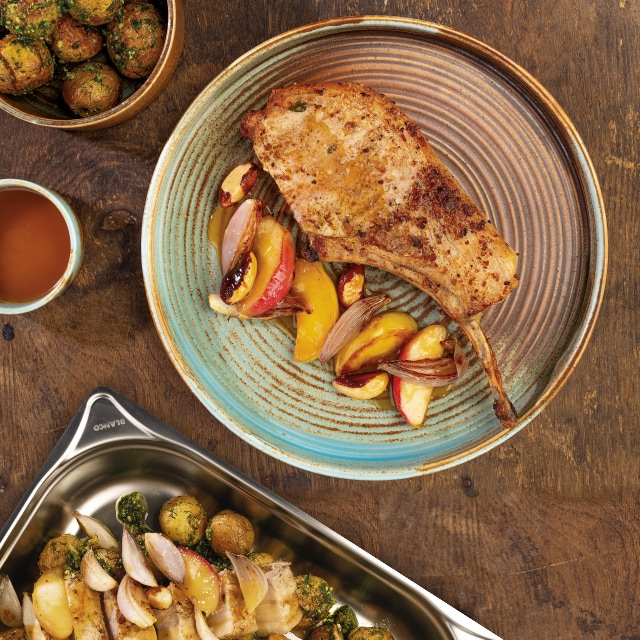 Schab z kością karmelizowane jabłka / cydr / pieczone ziemniaki